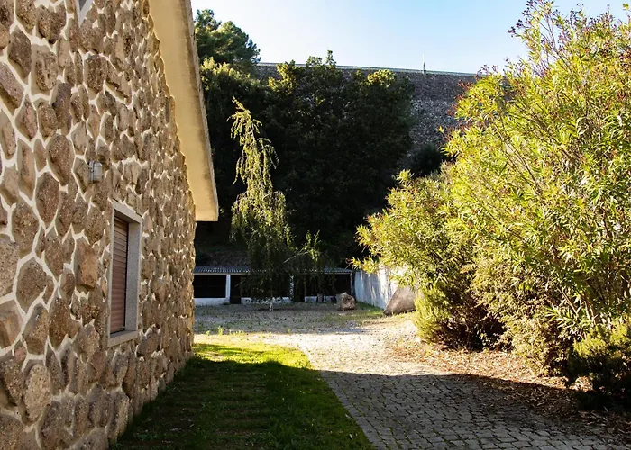 Quinta Dos Sinçais 3* Guarda