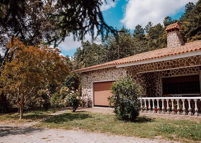 Quinta Dos Sinçais Couette-café Guarda