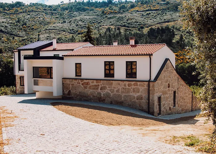 Quinta Dos Sinçais Couette-café Guarda
